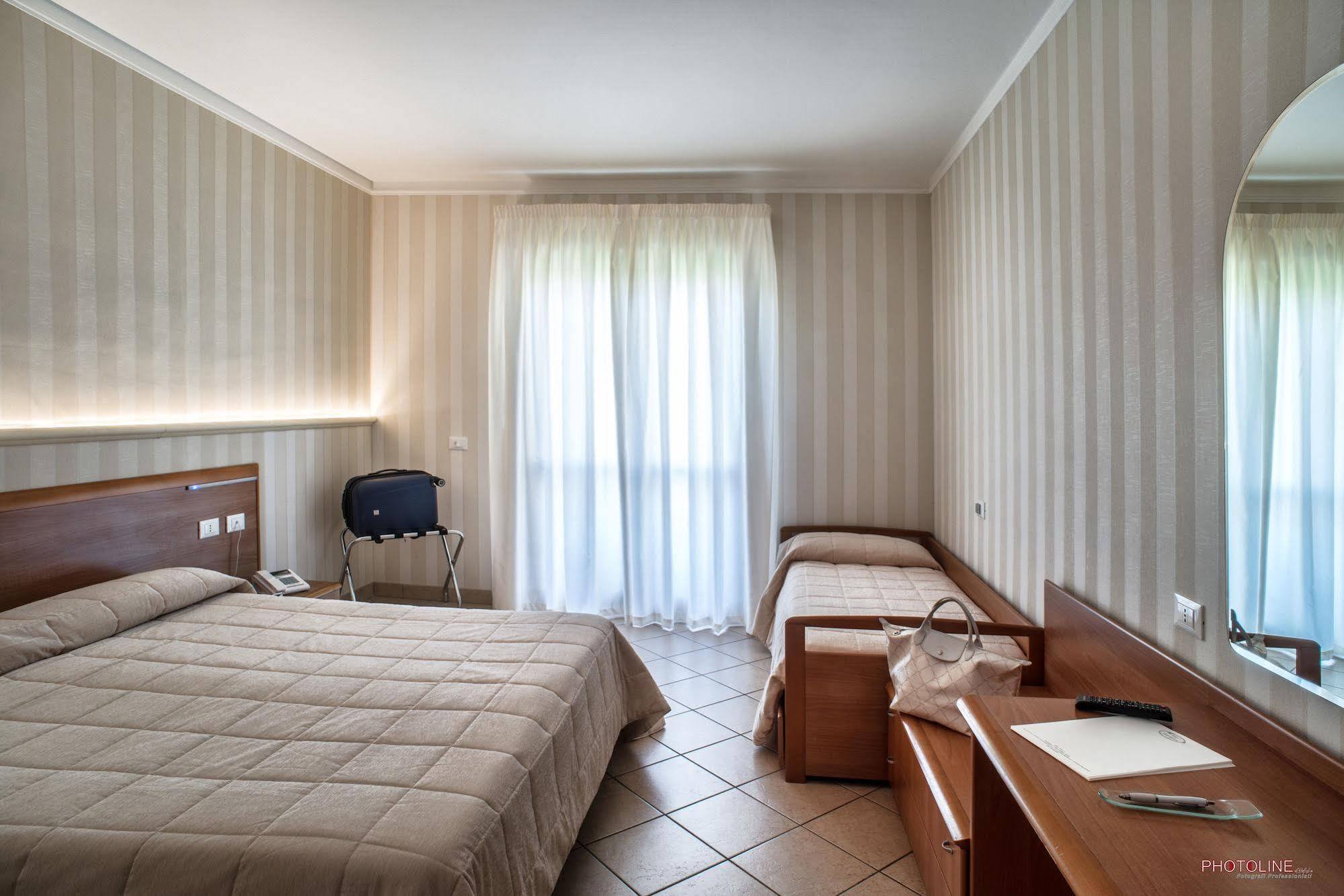 Hotel Villa Giulia Ciampino Eksteriør billede